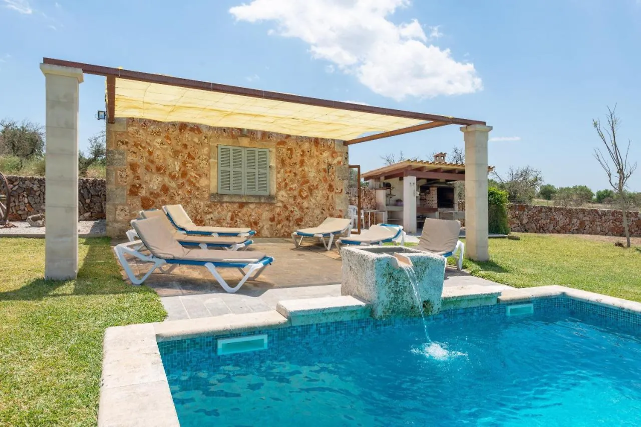 Villa Can Perello, Swimming Pool And Gardens 柳维