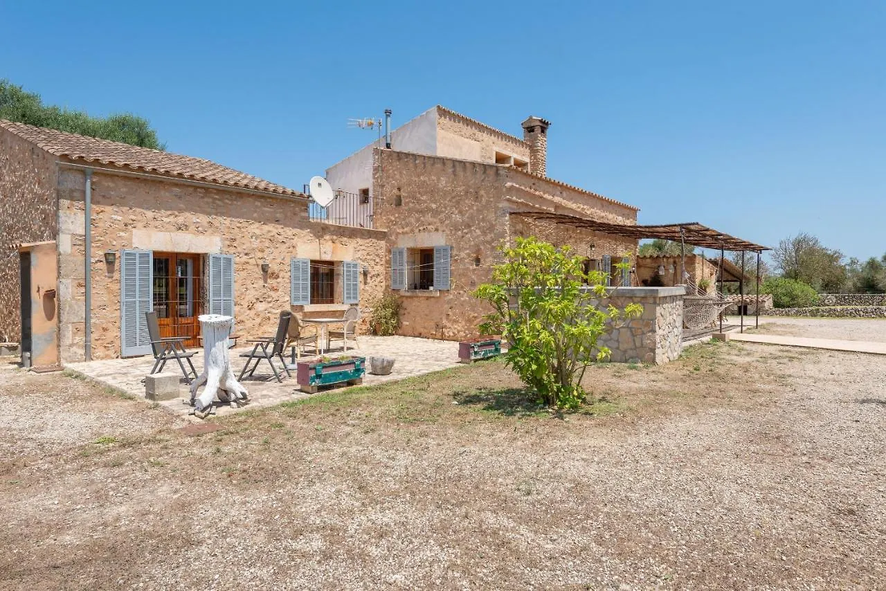 Villa Can Perello, Swimming Pool And Gardens 柳维