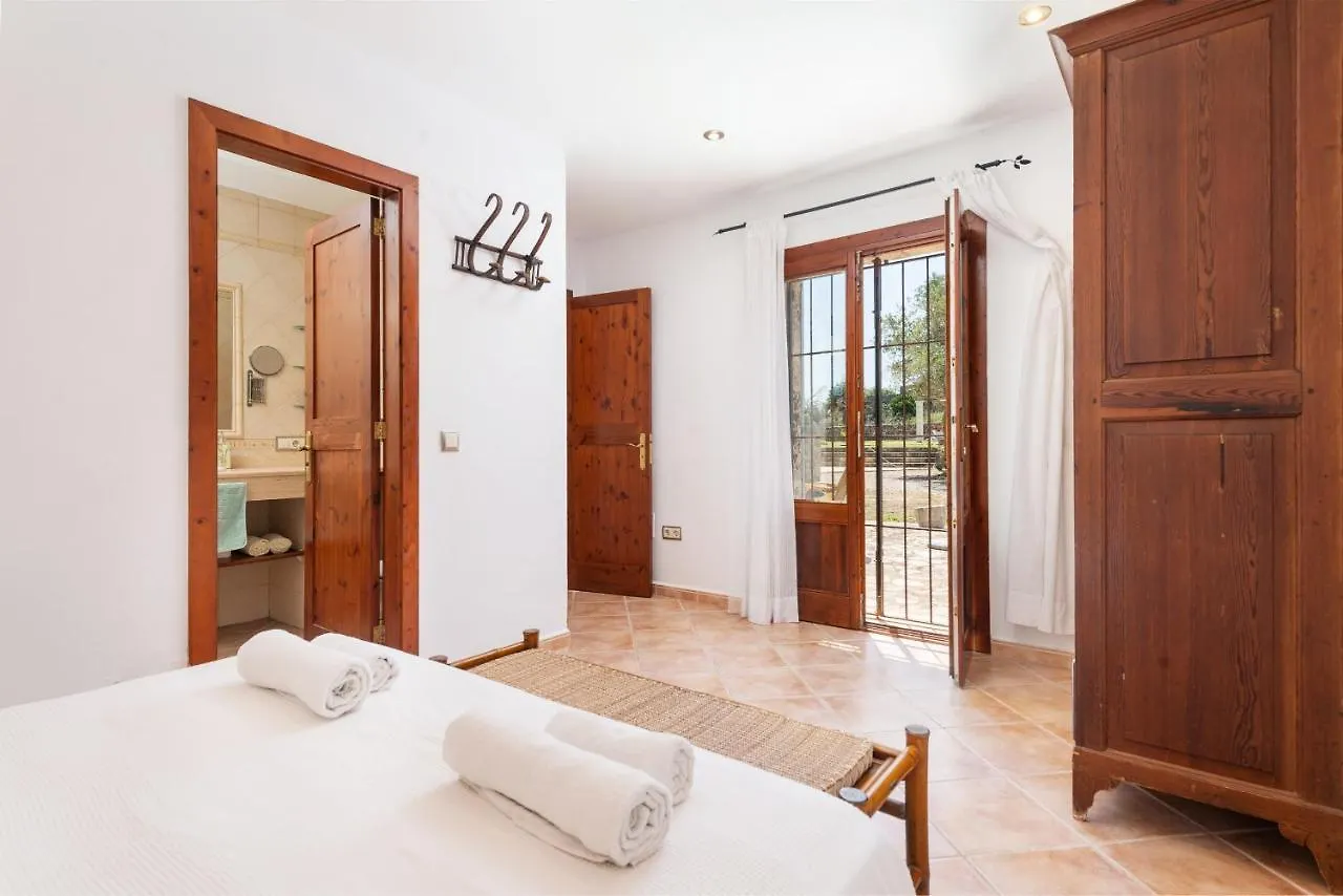Villa Can Perello, Swimming Pool And Gardens 柳维