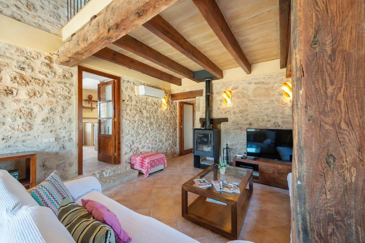 Villa Can Perello, Swimming Pool And Gardens 柳维 0*,  西班牙