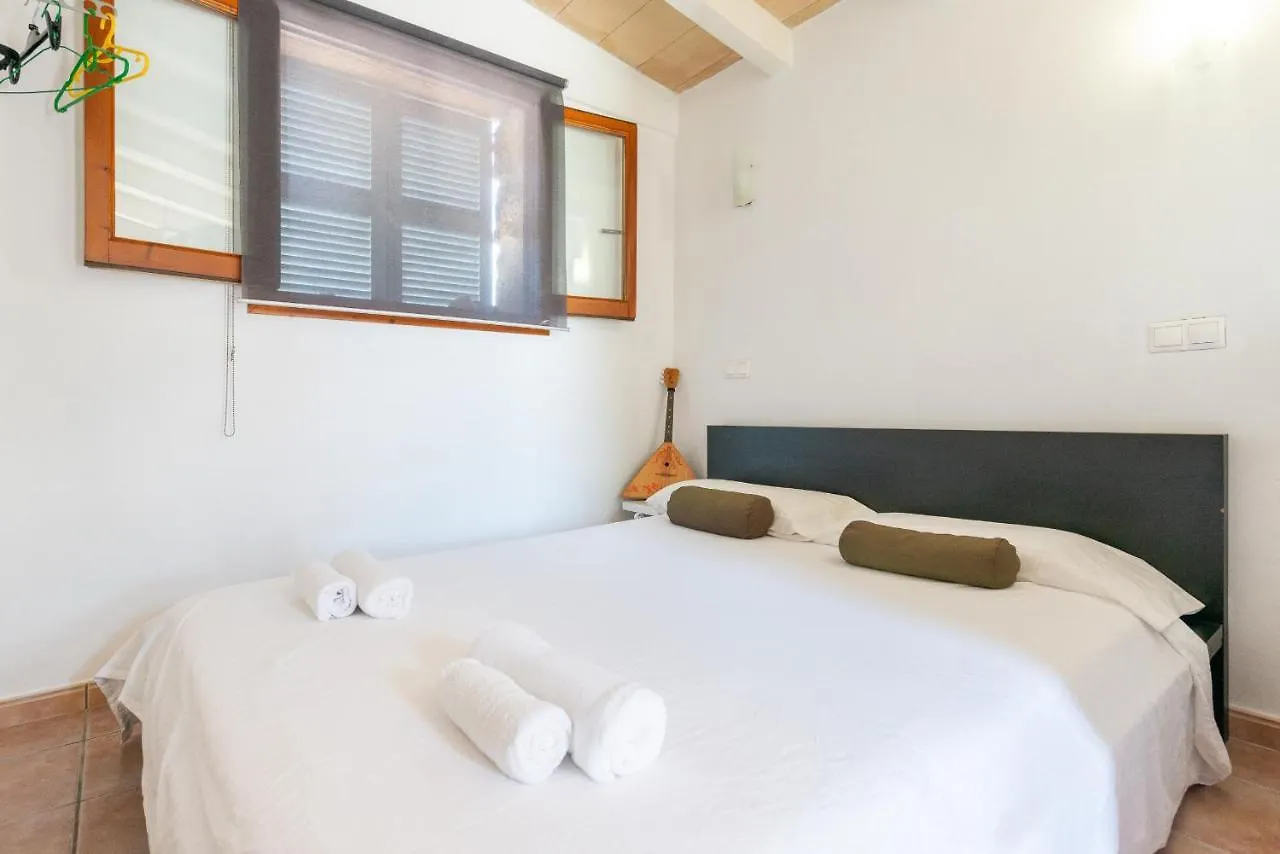 Villa Can Perello, Swimming Pool And Gardens 柳维
