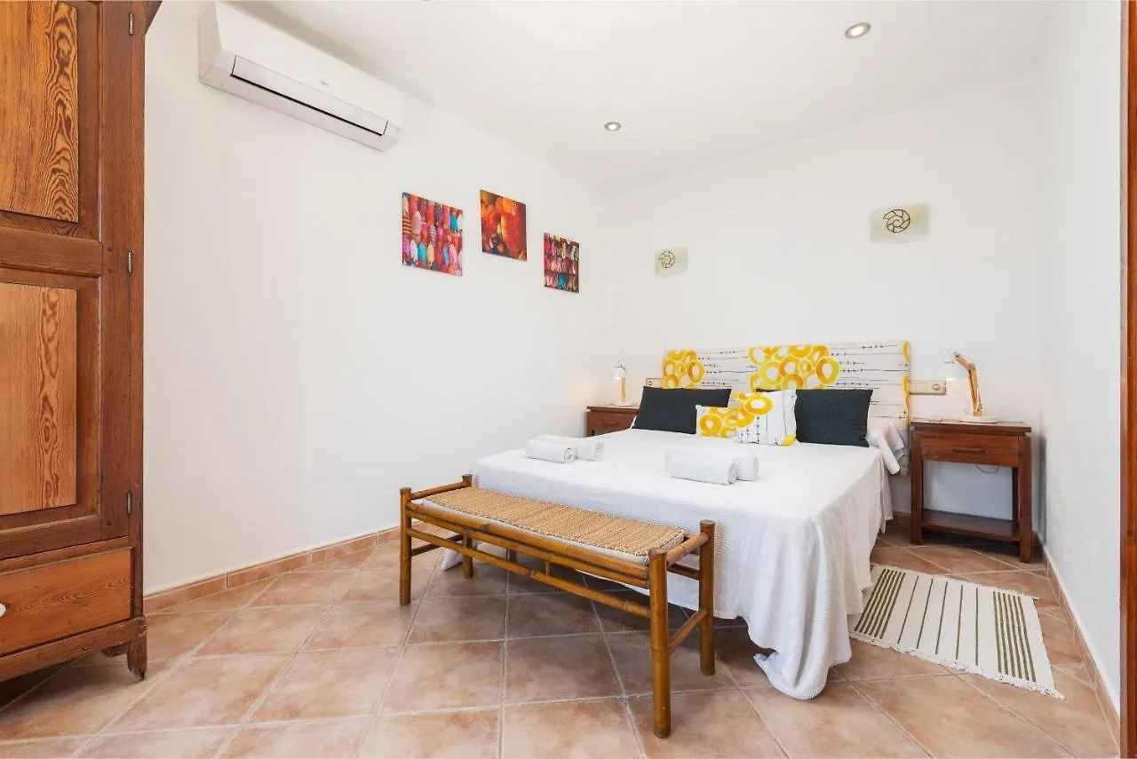 Villa Can Perello, Swimming Pool And Gardens 柳维 西班牙